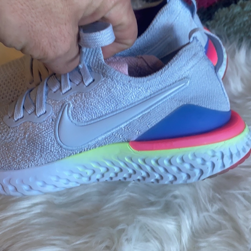 Nike Epic Flyknit React 2 - image 4
